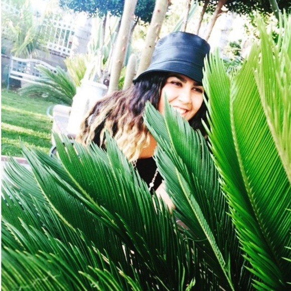 Meet your Posher, Celynee - Picture 1 of 13